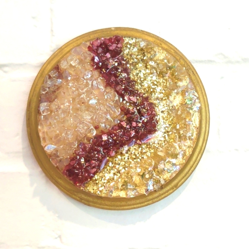 Resin Geode on Round Wood Plaque